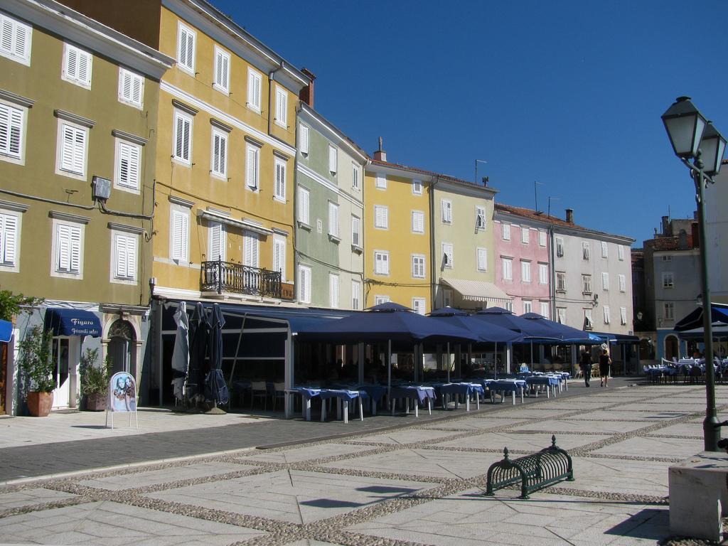 Apartment Pogled Na Luku Крес Екстериор снимка