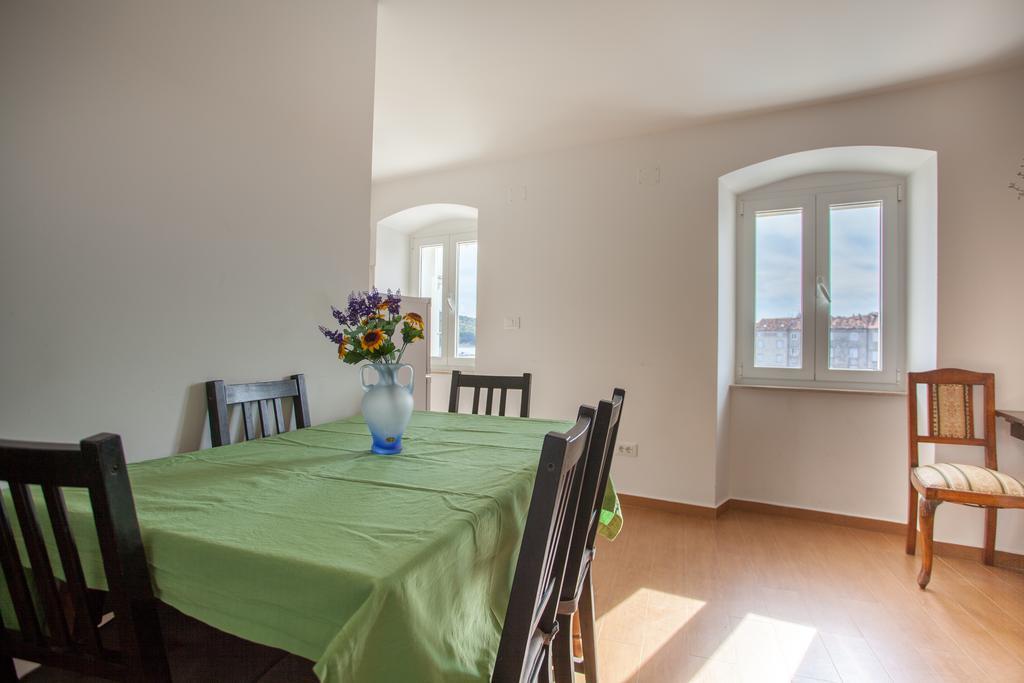 Apartment Pogled Na Luku Крес Екстериор снимка