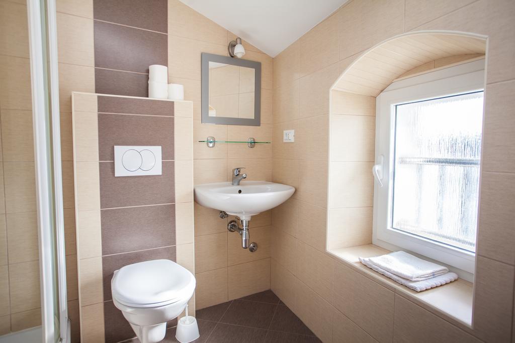 Apartment Pogled Na Luku Крес Екстериор снимка