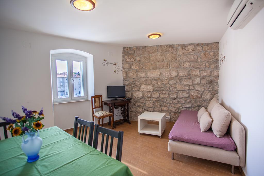 Apartment Pogled Na Luku Крес Екстериор снимка